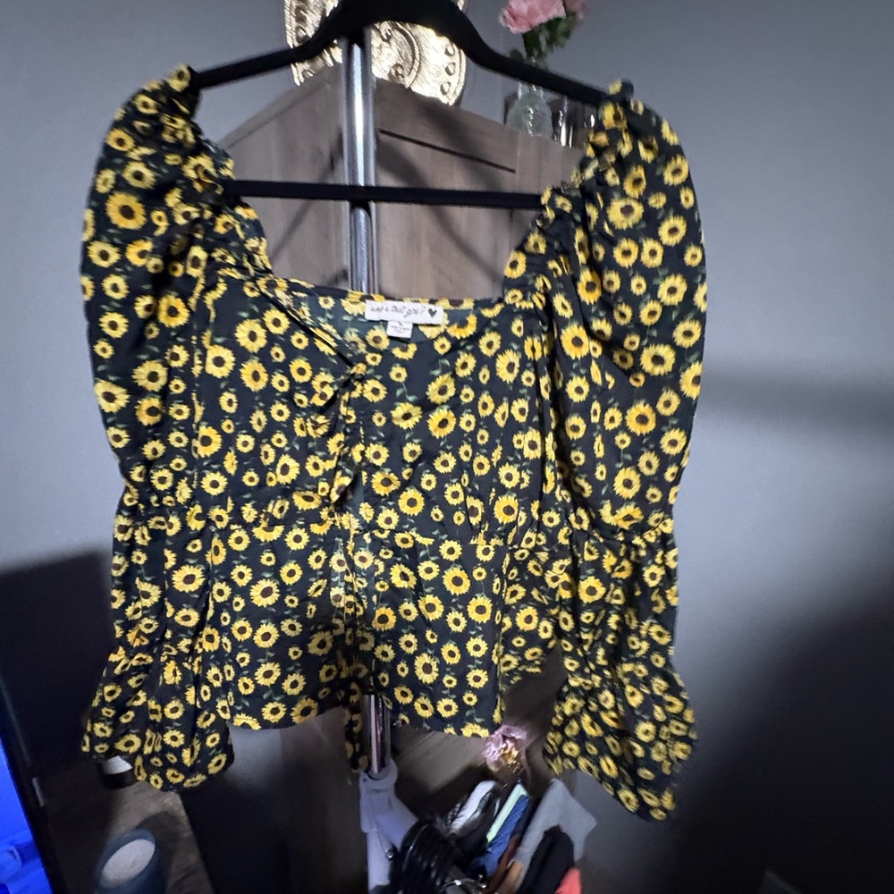 Who’s that girl Floral Blouse in Black and Yellow sunflowers